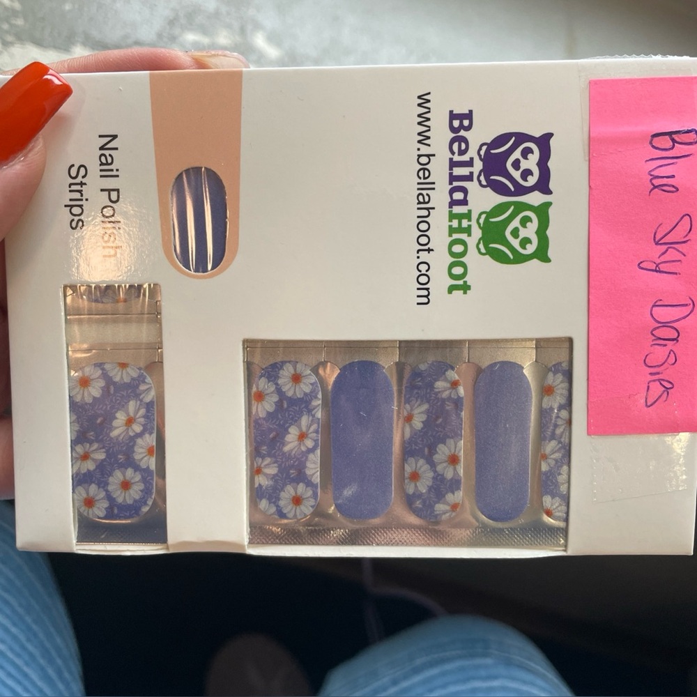 BellaHoot Blue Floral Nail Polish Strips